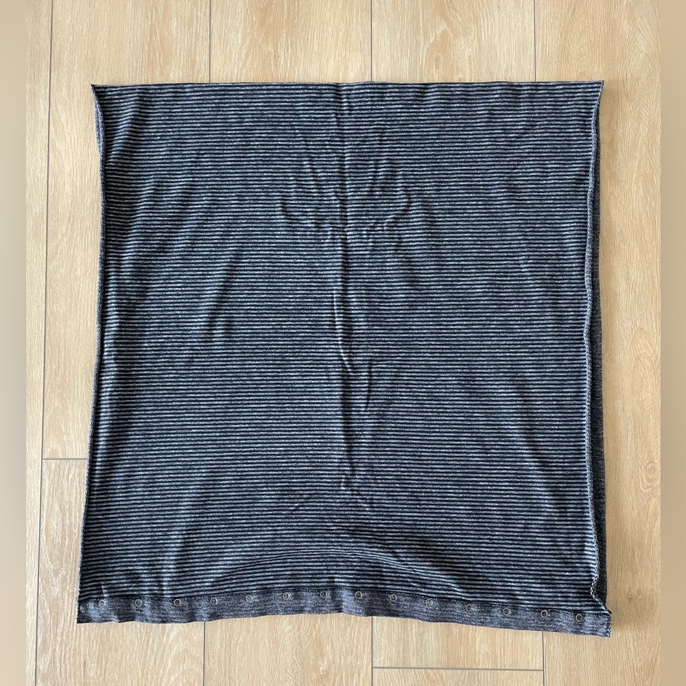 Grey Lululemon Vinyasa Scarf. Reversible. - Picture 3 of 9